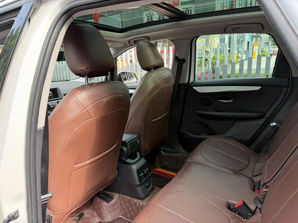 BMW 2 Series Active Tourer — миниатюра 11