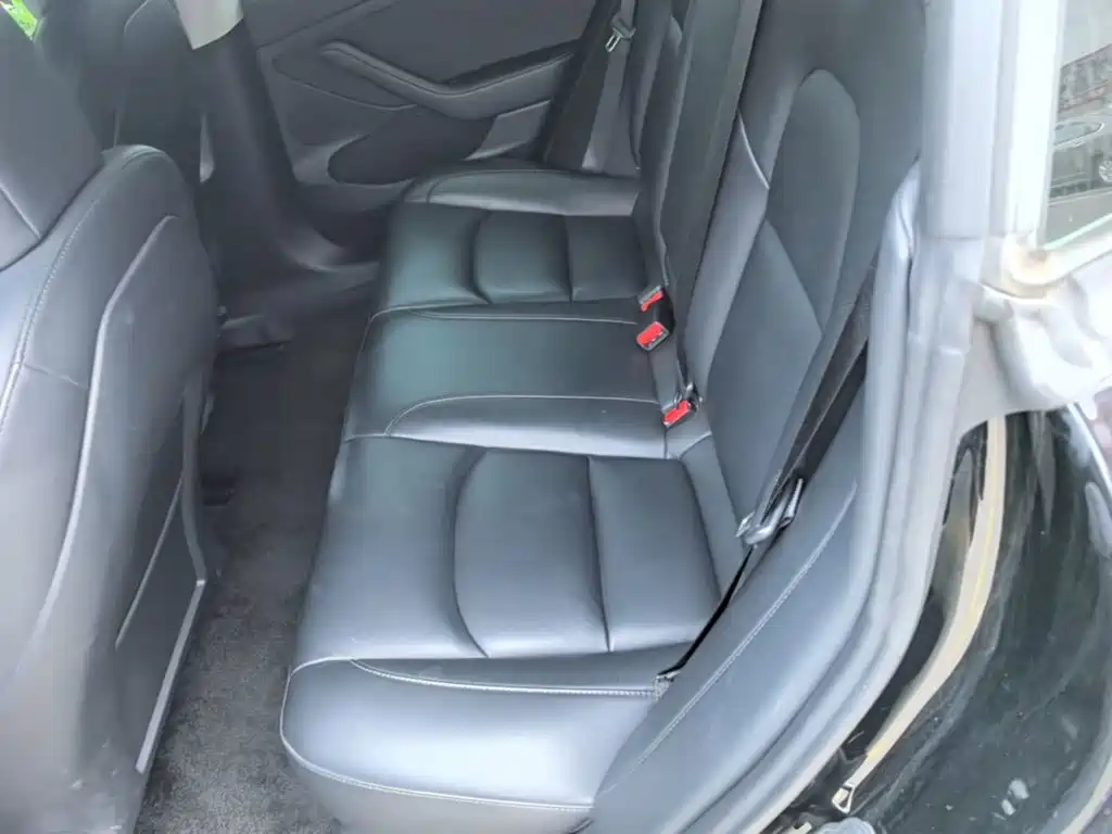 Tesla Model 3 — миниатюра 17