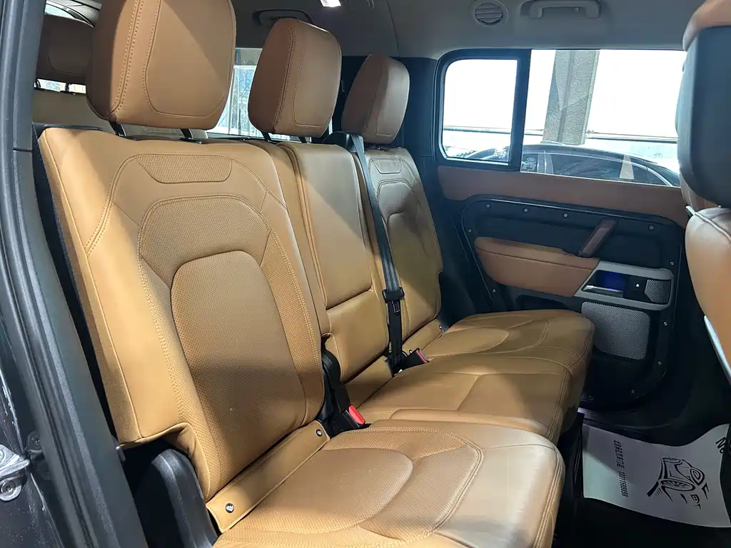 Land Rover Defender — миниатюра 7