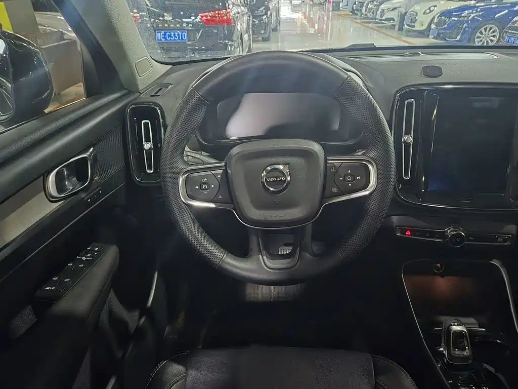 Volvo XC40 — миниатюра 4