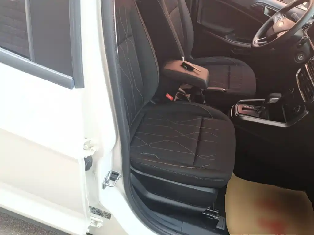 Ford Ecosport — миниатюра 25