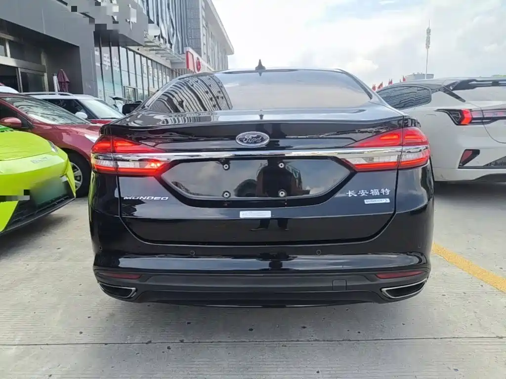 Ford Mondeo — миниатюра 6