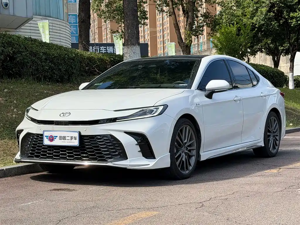 Toyota Camry 2025