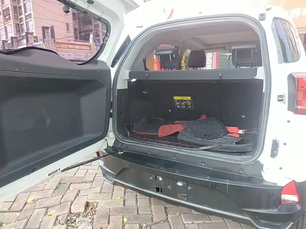 BYD Yuan EV — миниатюра 19