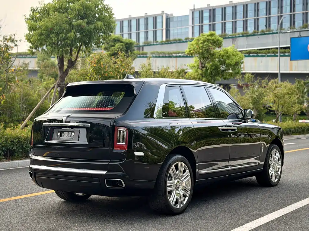 Rolls-Royce Cullinan — миниатюра 7