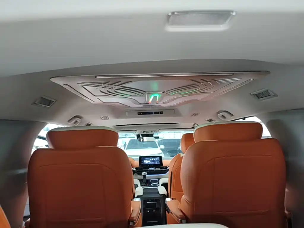 Toyota Sienna — миниатюра 18