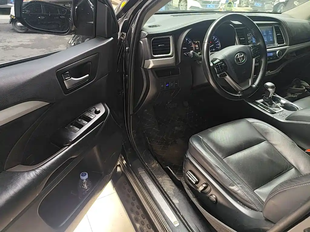 Toyota Highlander — миниатюра 16