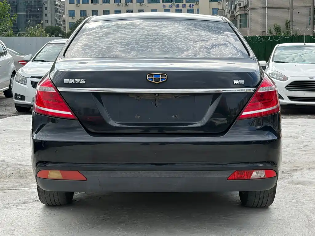 Geely Emgrand — миниатюра 6