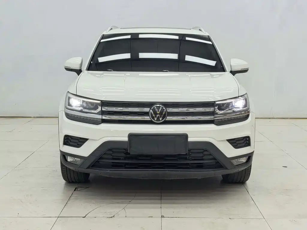Volkswagen Tharu — миниатюра 2