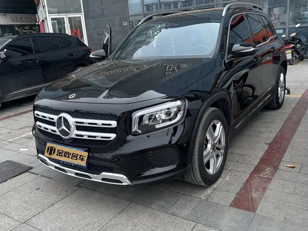 Mercedes-Benz GLB 2023
