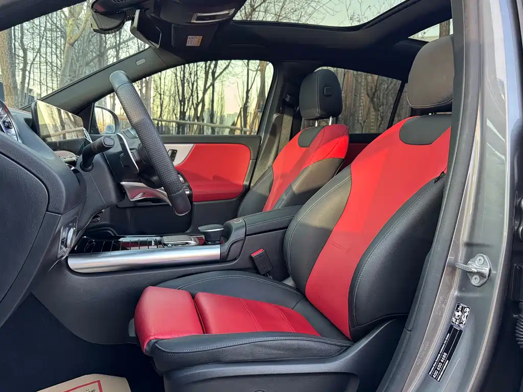 MERCEDES-BENZ GLA AMG