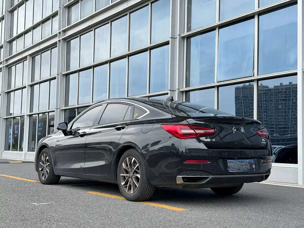 Hongqi Hongqi H5 — миниатюра 4