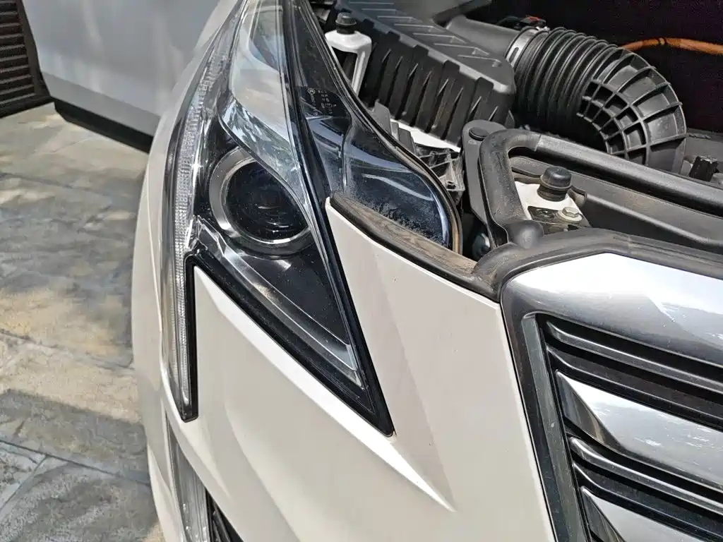 Cadillac XT5 — миниатюра 7