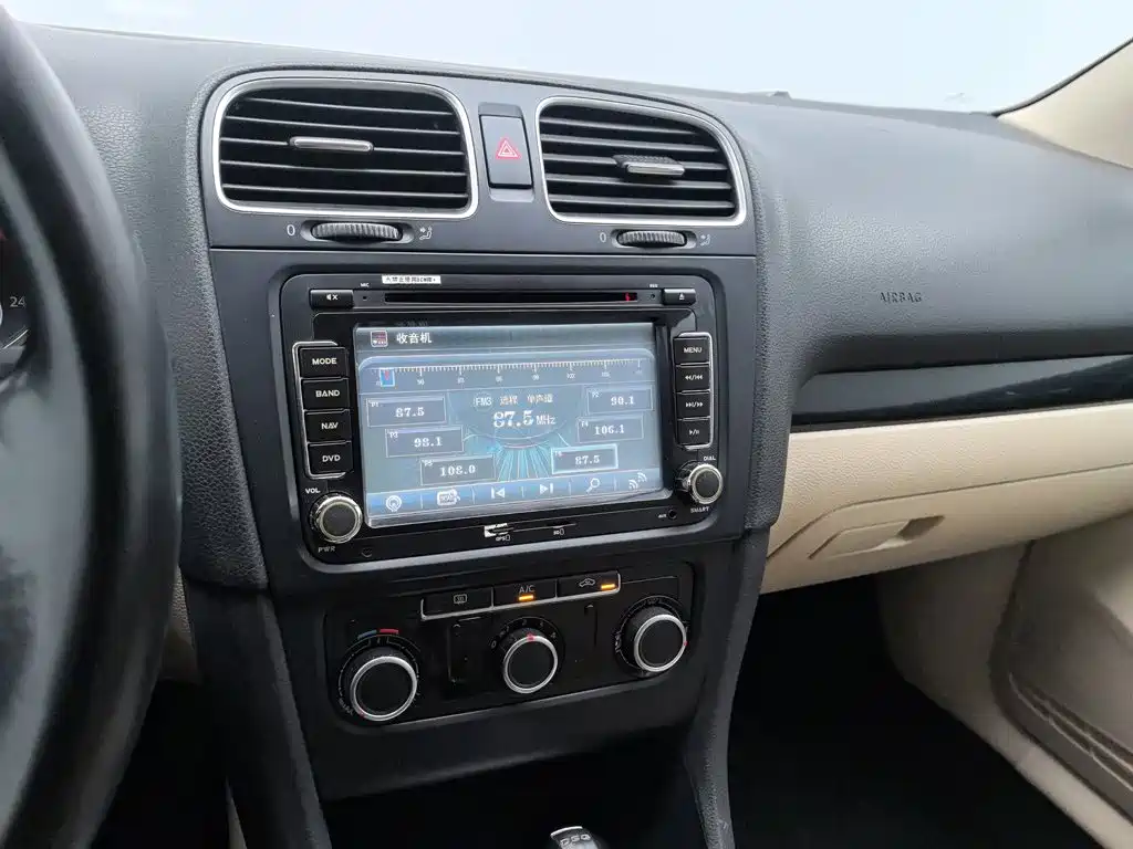 Volkswagen Golf — миниатюра 12