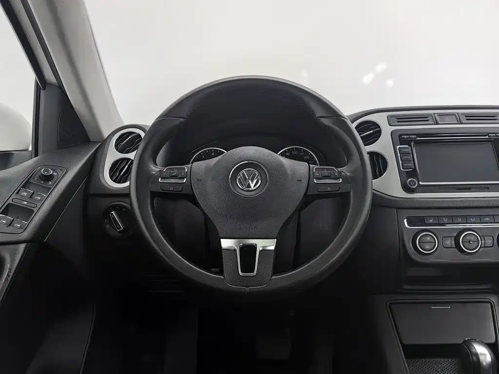 Volkswagen Tiguan — миниатюра 11