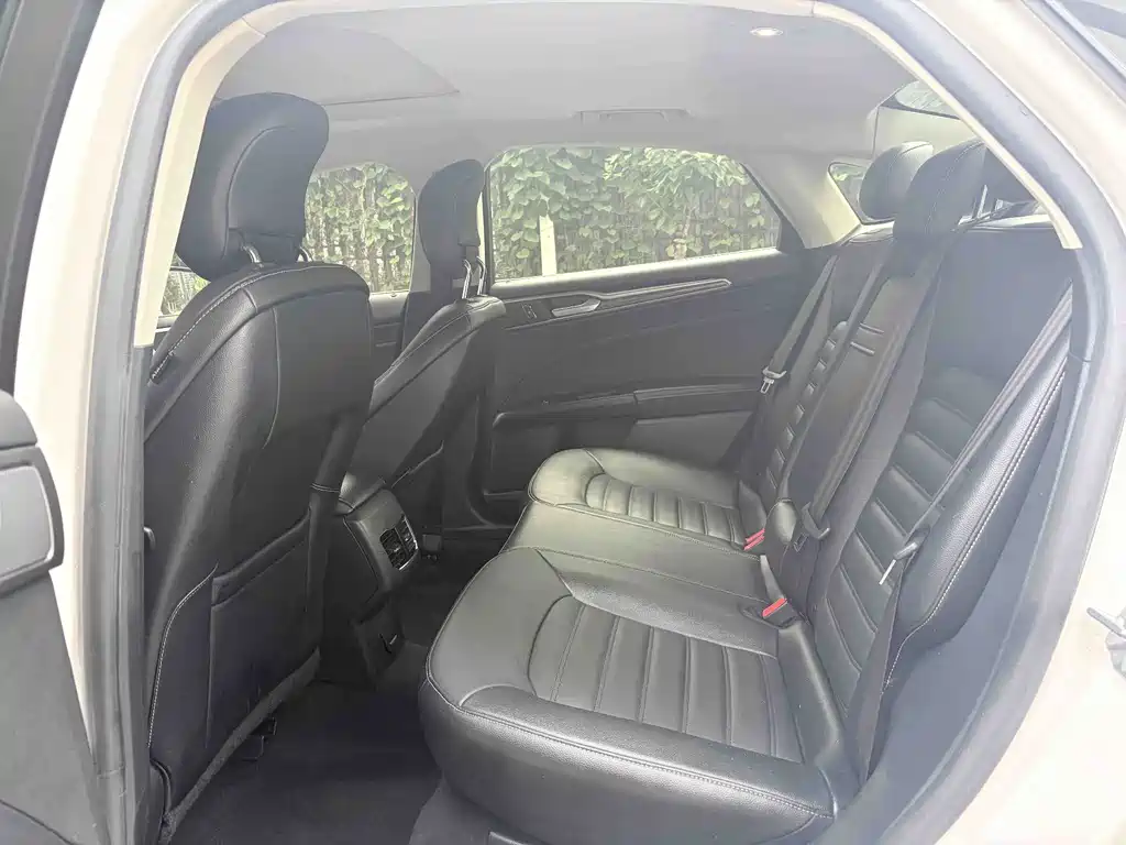 Ford Mondeo — миниатюра 23
