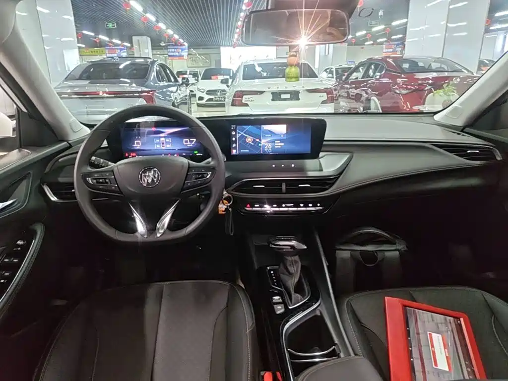Buick Verano — миниатюра 10