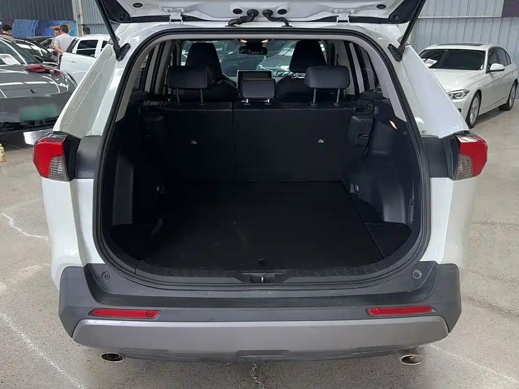 Toyota RAV4 — миниатюра 18