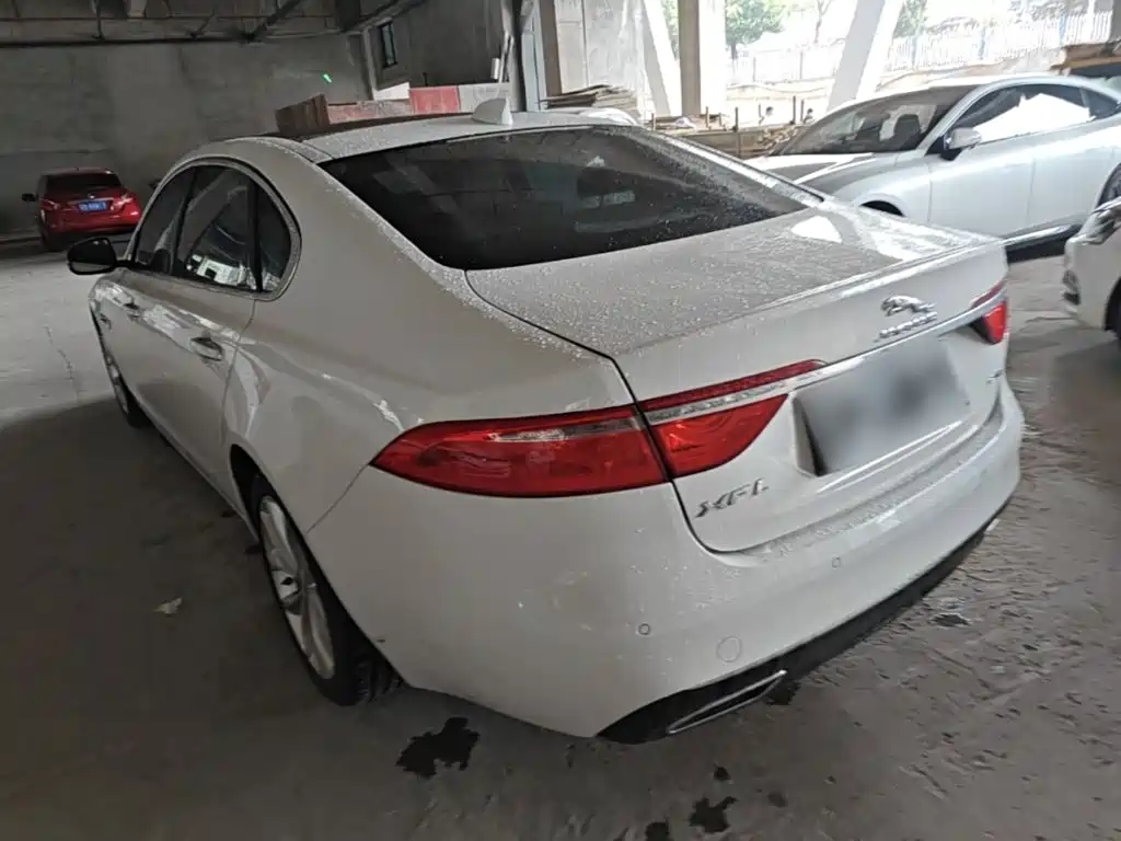 Jaguar XFL — миниатюра 5