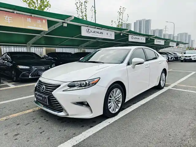 LEXUS ES 2017