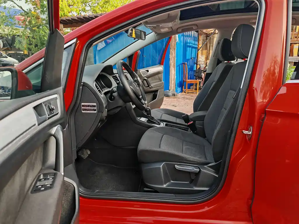 Volkswagen Golf Sportsvan 230TSI Auto Progressive Type, фото 10