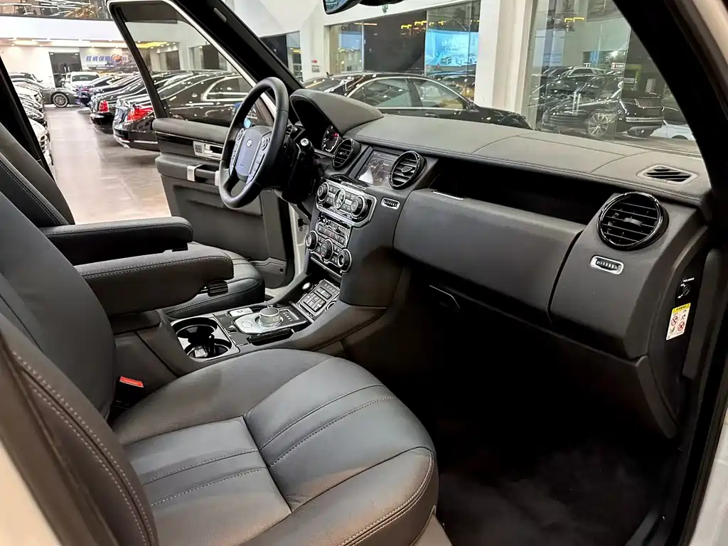 Land Rover Discovery 2015 3.0 SC V6 SE