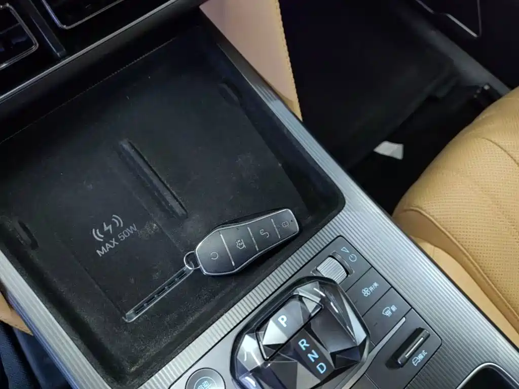 BYD L DM-i — миниатюра 9