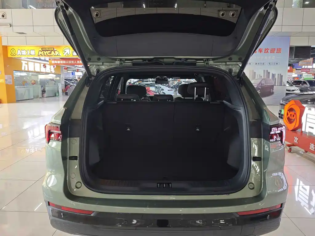 Ford Equator Sport — миниатюра 17