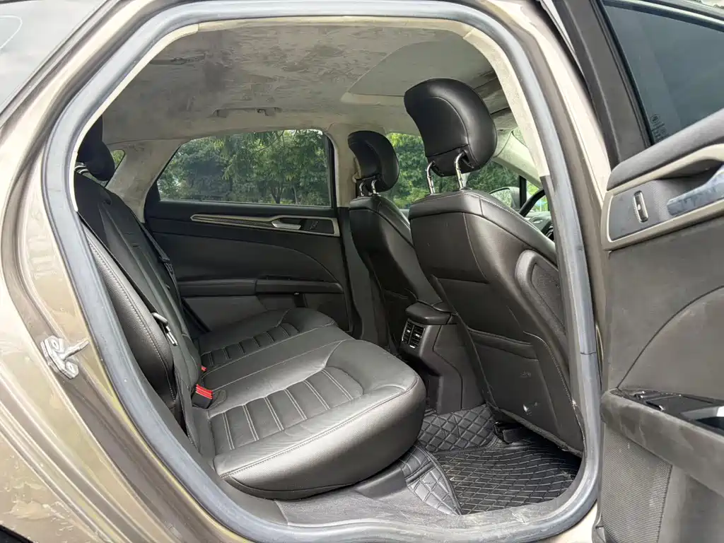 Ford Mondeo — миниатюра 10