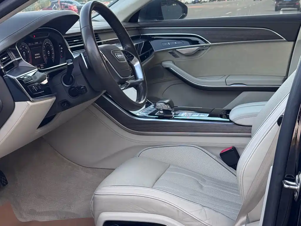 Audi A8 — миниатюра 4