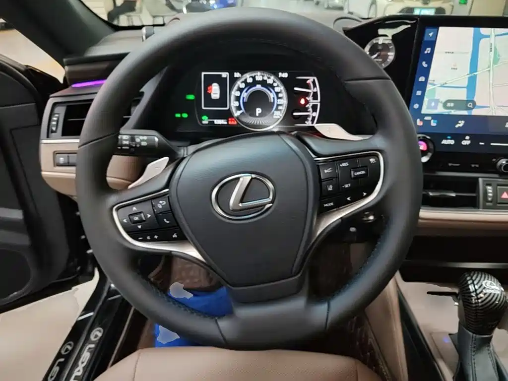 Lexus ES — миниатюра 11