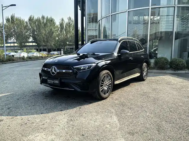 MERCEDES-BENZ GLC