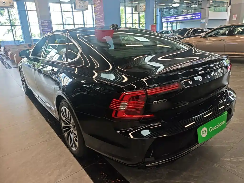 Volvo S90 — миниатюра 5