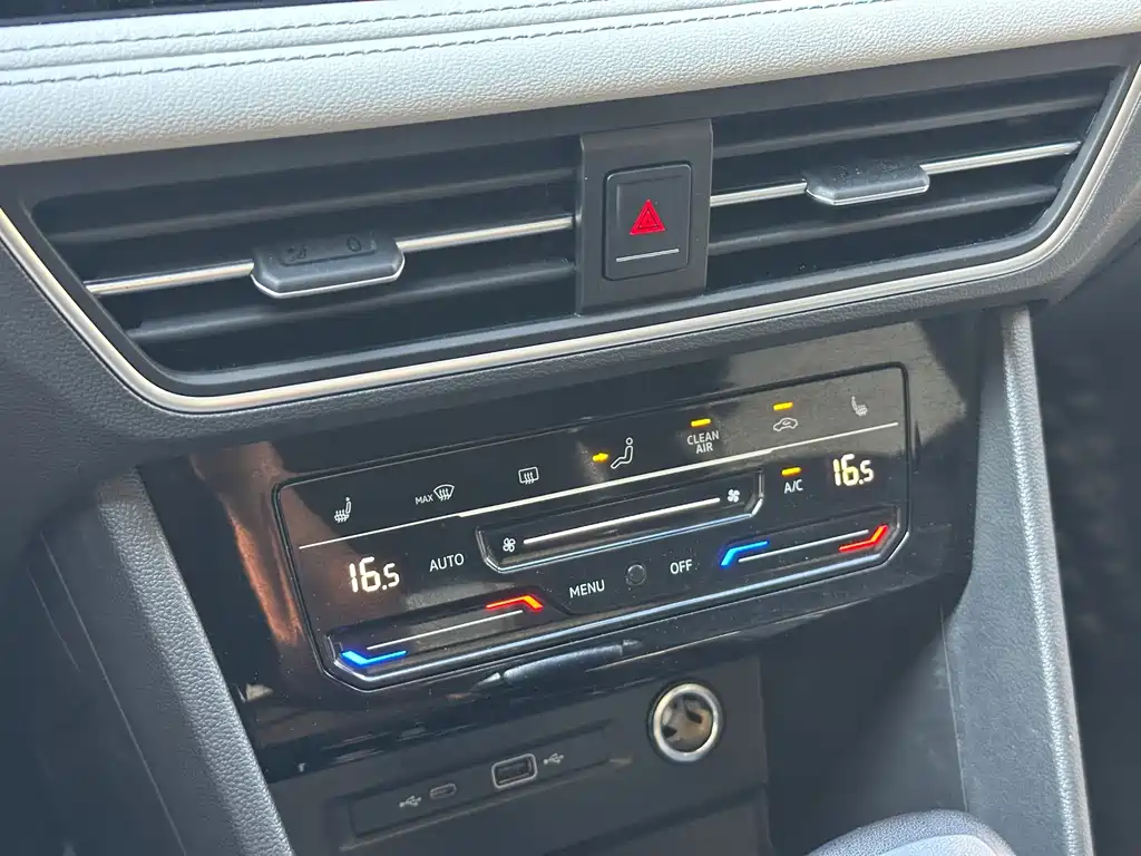 Volkswagen Tiguan L — миниатюра 14