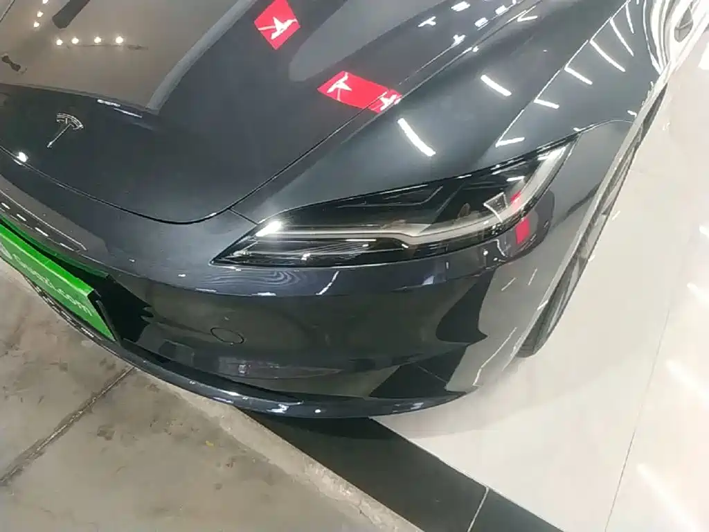 Tesla Model 3 — миниатюра 24