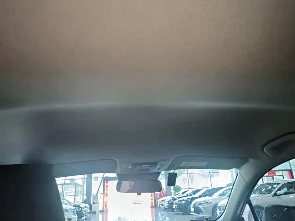 Toyota Corolla Cross — миниатюра 18