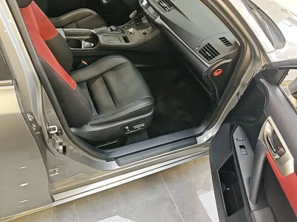 Lexus CT — миниатюра 9