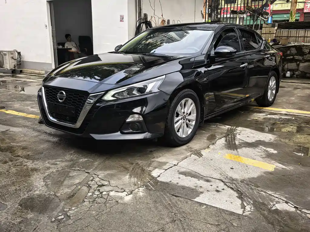 Купить Nissan Teana