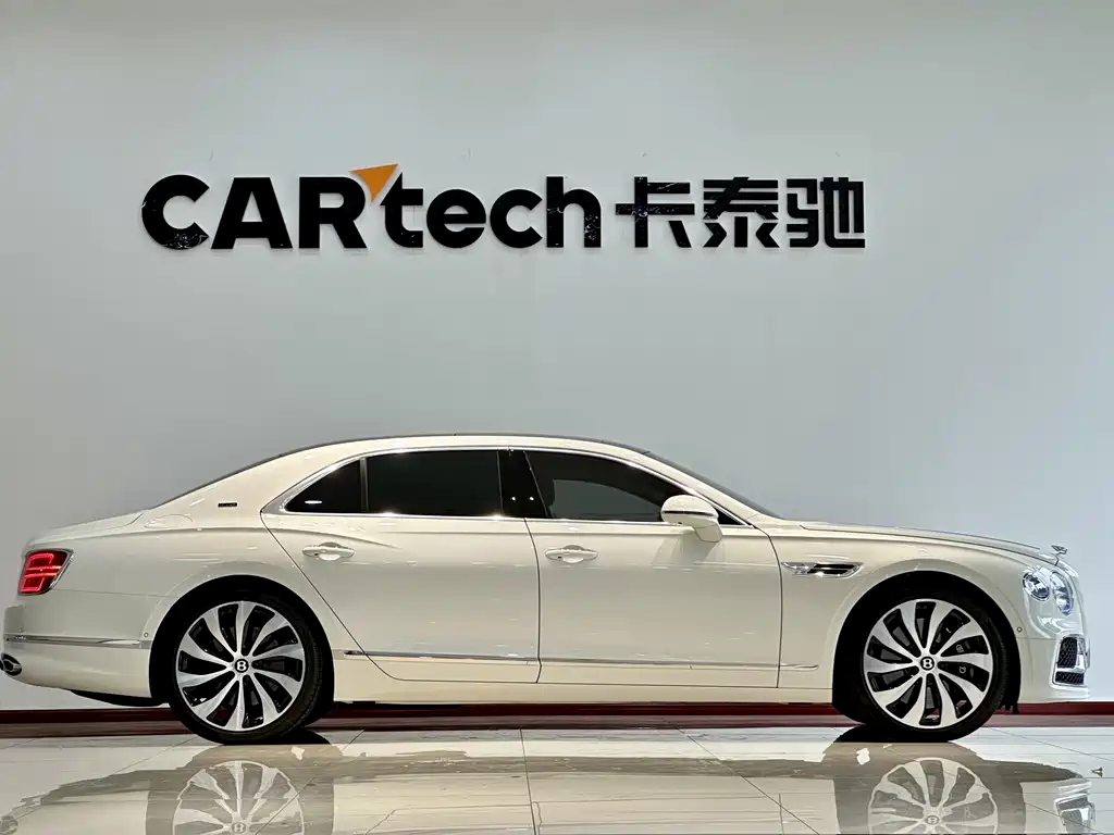 Bentley Flying Spur 2024 V8 Edition 8