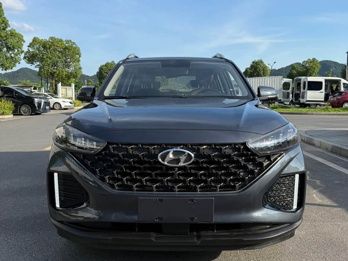 Hyundai Beijing Hyundai ix35 1.4 л 2021 г. Серебристо-серый, пробег 46000 км