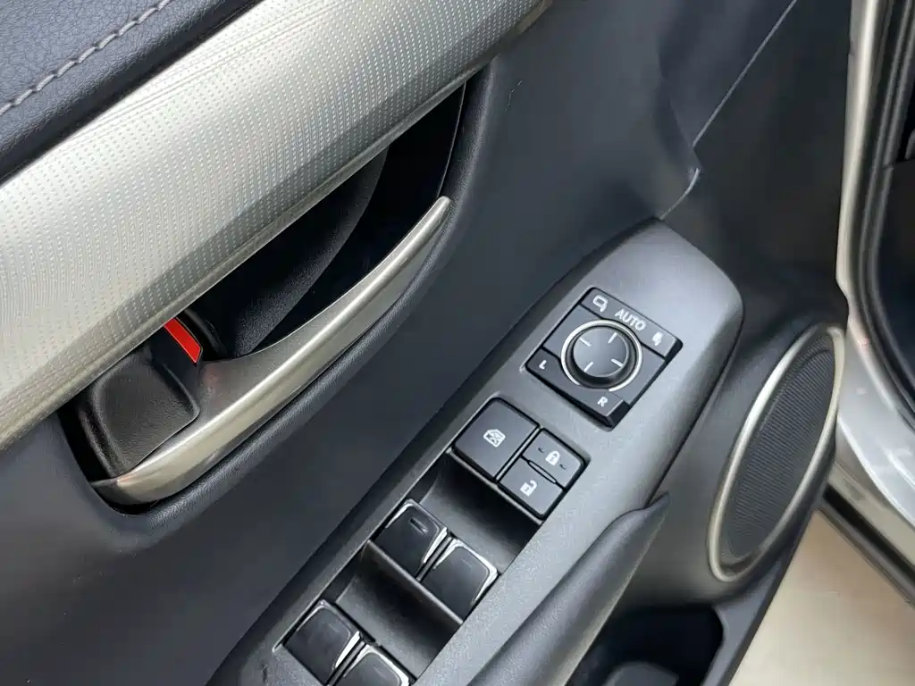 Lexus NX — миниатюра 19