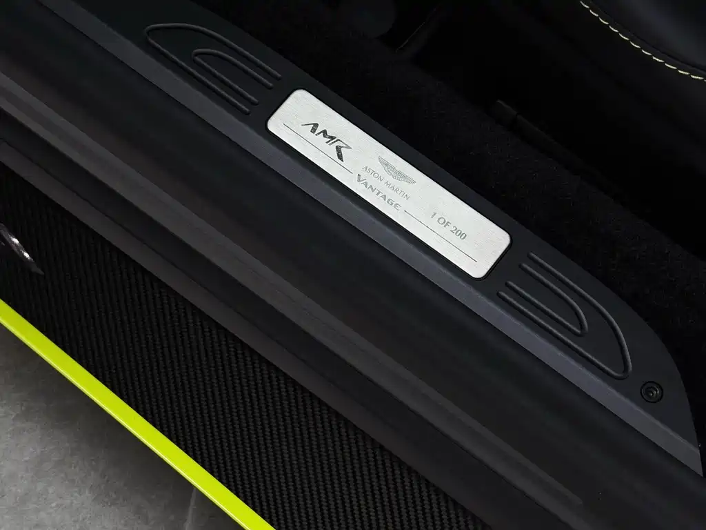 Aston Martin V8 Vantage 2019 4.0L AMR