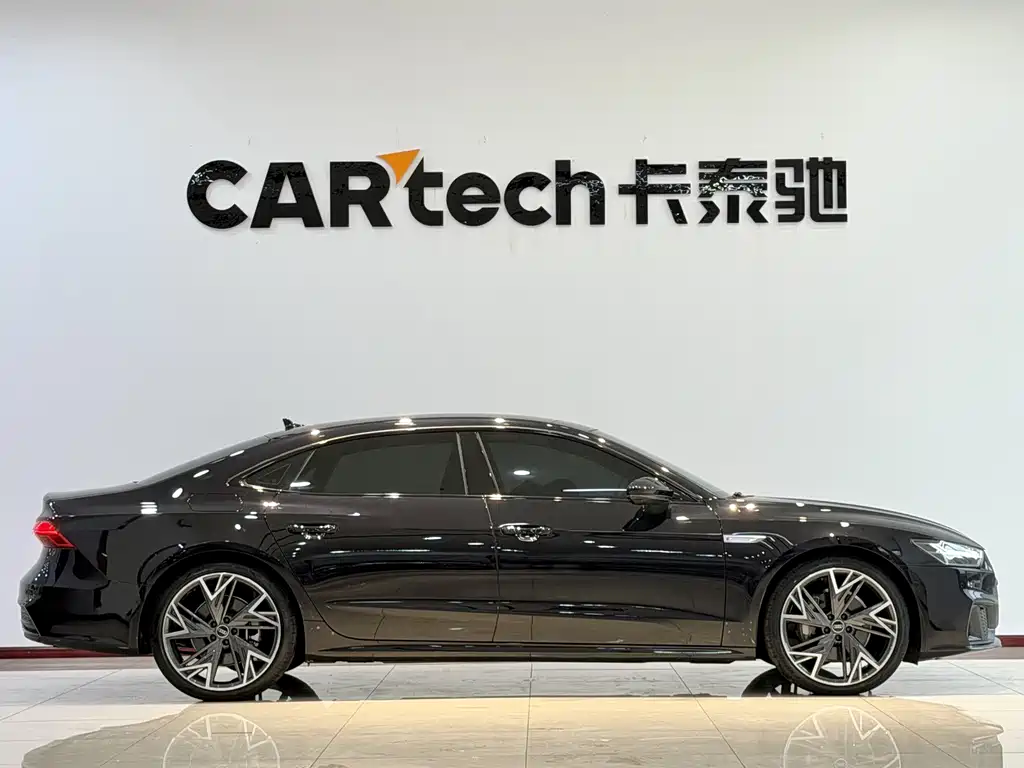 Audi A7L 2022 45 TFSI quattro S-line