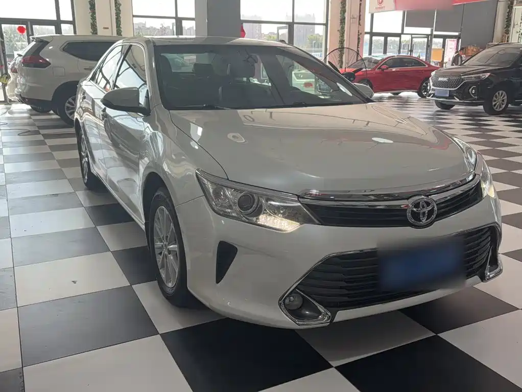 Toyota Camry — миниатюра 11