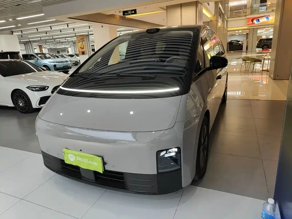 Li Auto Li MEGA — миниатюра 2