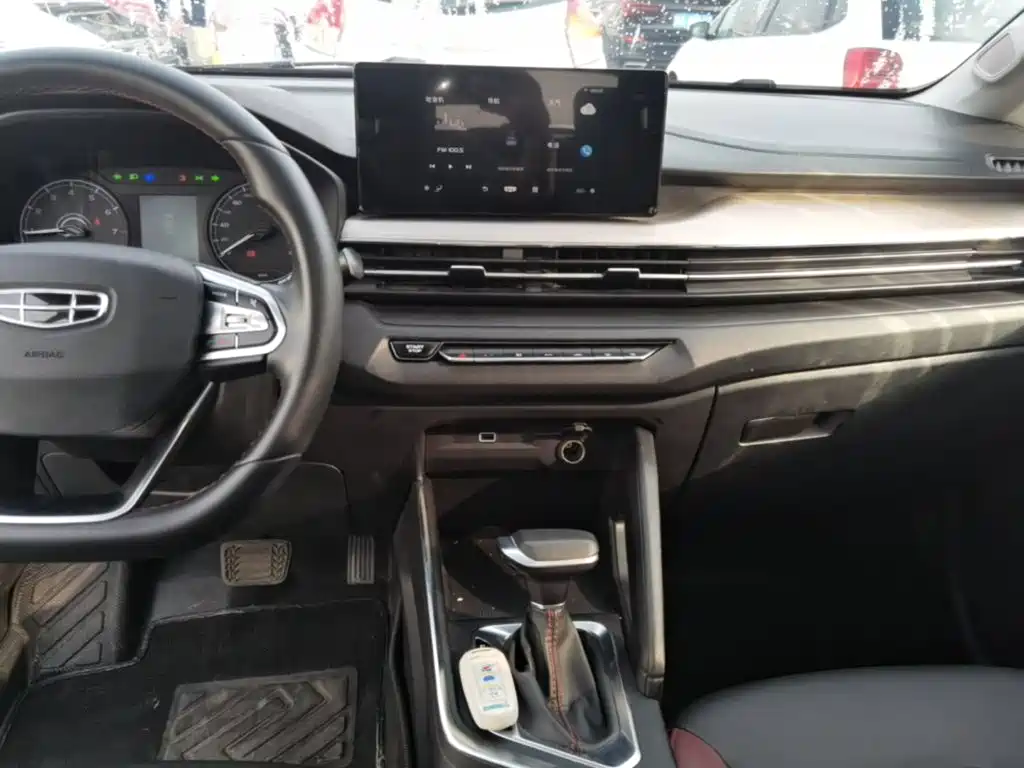 Geely Vision X3 — миниатюра 13