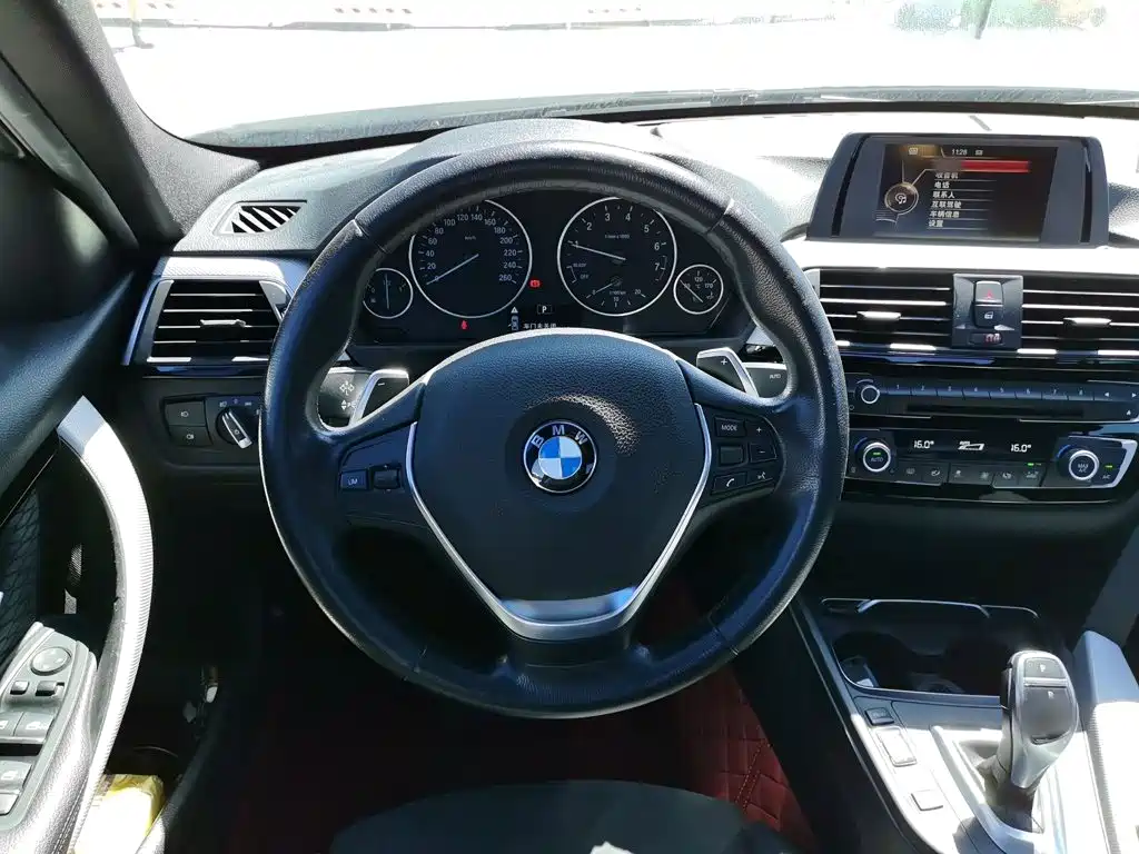 BMW 3 Series — миниатюра 3