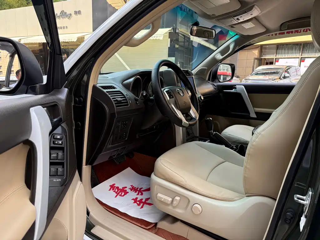 Toyota Land Cruiser Prado 2010 4.0L AT TX