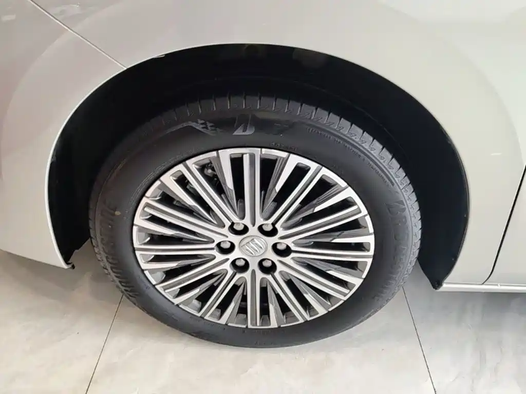 Buick GL8 Hybrid — миниатюра 23