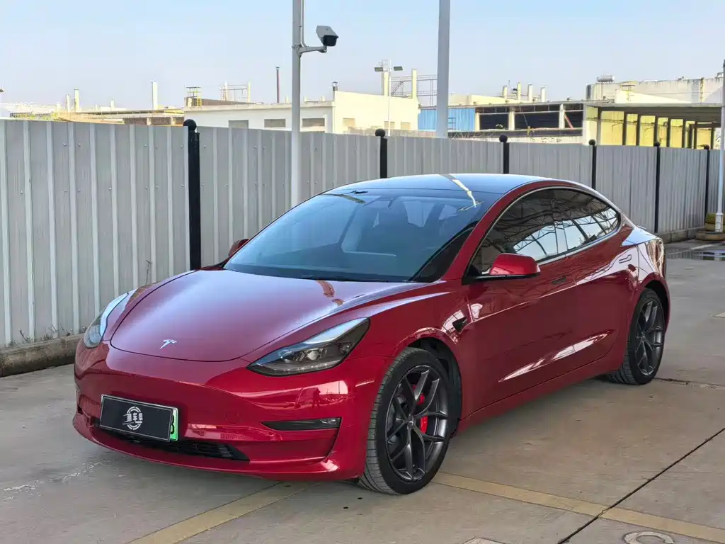 TESLA MODEL 3